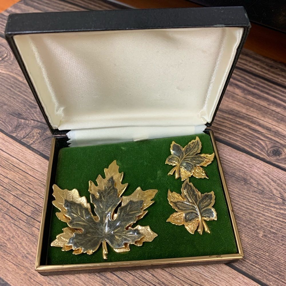 VTG Enameled Leaf Brooch and Earrings‎